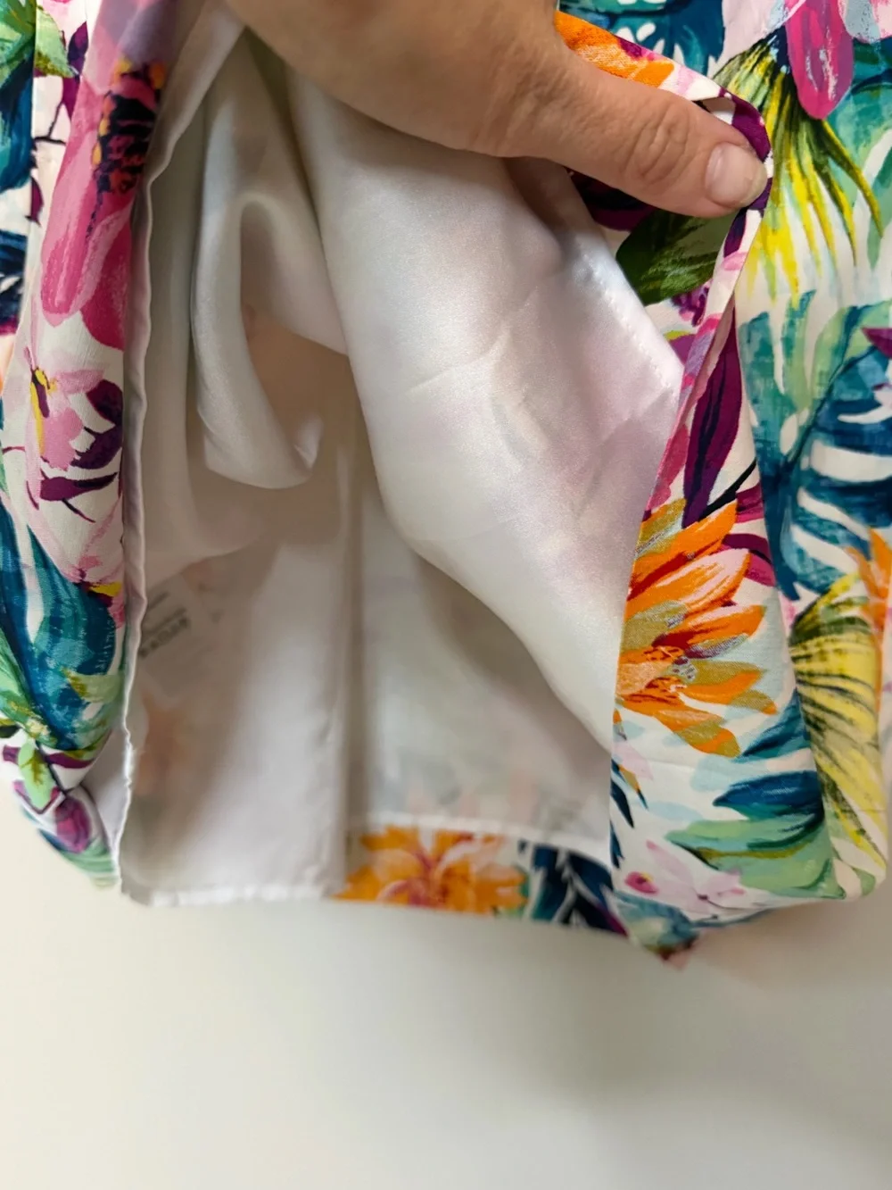 Tommy Bahama Garden of Hope and Courage Silk Dress Size SP - Picture 10 of 10